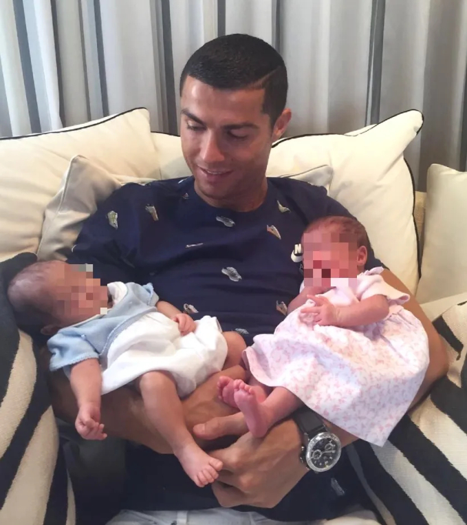 Mẹ của các con nhà Ronaldo là ai?- Ảnh 3.